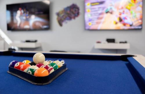 Mesquite House | The Perfect Getaway & Bunkhouse Casita with Heated Pool & Epic Game Room