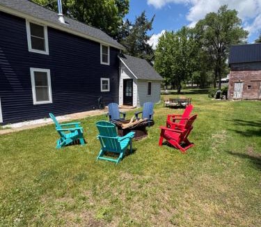 Buffalo City House | The Perfect Match River Retreat
