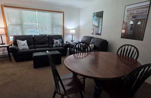 Moorhead House | The perfect Moorhead home base - easy access to Interstate and downtown Fargo!
