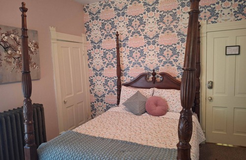 Galena Bed & Breakfast | The Persian Room at The Painted Cat B&B - Just a short walk to Main Street!