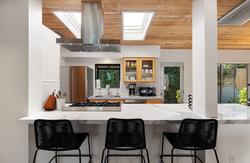 El Mirador House | The Ricardo! Mid-century villa + saltwater pool + 5 minutes from downtown PS