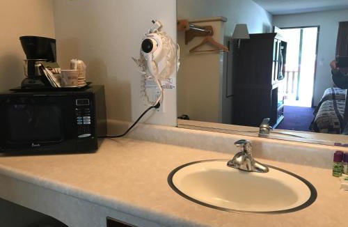 Three Rivers Hotel | The River Inn