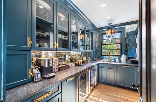 Newport House | The Royce on Pelham - Luxury Family Estate