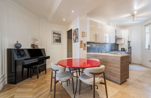 Quartier de la Plaine-de-Monceaux Apartment | The Seaferer, by Veeve