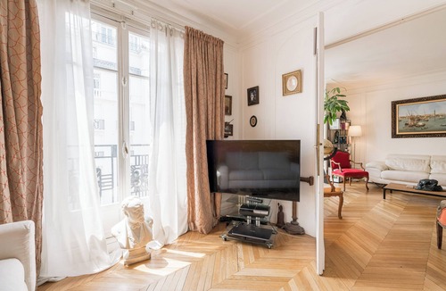 Quartier de la Plaine-de-Monceaux Apartment | The Seaferer, by Veeve