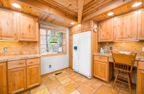 Peter Pan House | The Snoozy Moose! Families love! Close to Slopes, Lake, Trails & All