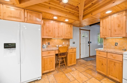 Peter Pan House | The Snoozy Moose! Families love! Close to Slopes, Lake, Trails & All