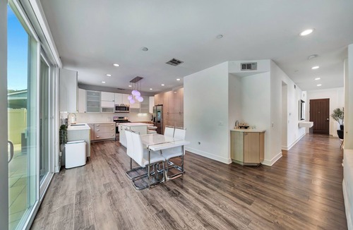 Winnetka House | The Stagg Lane Retreat