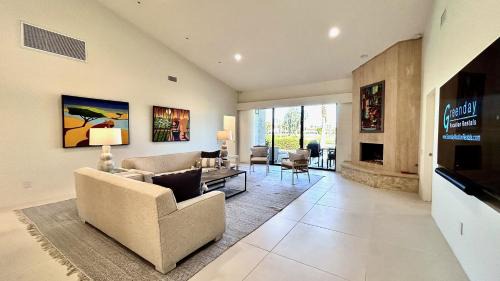 Rancho Mirage Villa | The Suite Spot: renovated, contemporary, 3 private suites, lap pool and spa. A Greenday property.