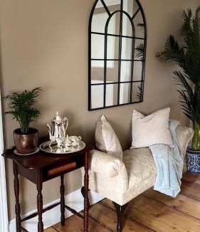 Sandwich House | The Swan 1740 Historic Home