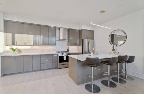 Central Business District Bed & Breakfast | The Theodore 5BD/5B - 2 Connecting Units & Decks