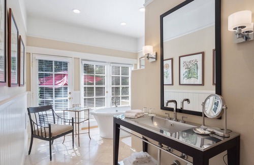 Oak Park Hotel | The Upham Hotel