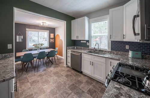 Sioux Falls House | The Ziggy: 4 blocks to DT, families w/pets welcome