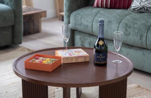 15th Arrondissement Apartment | TheBlueStay 265 - Stunning AC Apartment