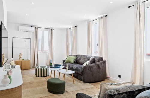 15th Arrondissement Apartment | TheBlueStay 266 - Stunning AC Apartment