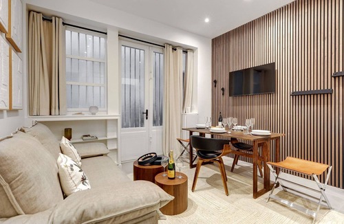 Saint-Vincent-de-Paul Apartment | TheBlueStay 99 - Apartment in the heart of Paris