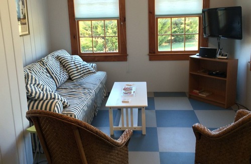 East Orleans Cottage | This cozy cottage in East Orleans offers a quiet spot for a restful vacation!