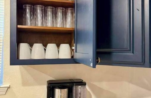 Des Allemands House | This home is a short drive to New Orleans and surrounding areas. Dog friendly.