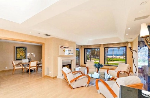 Ocean Park Apartment | Three Bedroom Oceanfront Condominium with Panorami