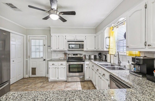 Highlands - Perkins House | Tiger's Den 🐯 4.5 mile to LSU, Games, Sleeps 8