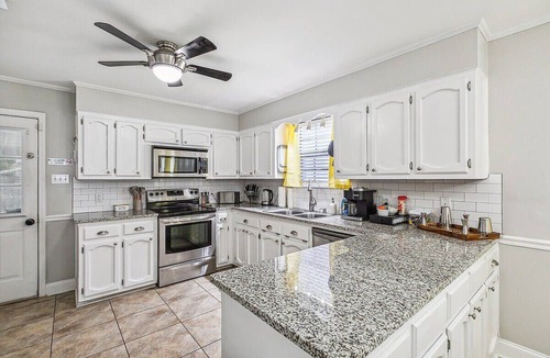 Highlands - Perkins House | Tiger's Den 🐯 4.5 mile to LSU, Games, Sleeps 8