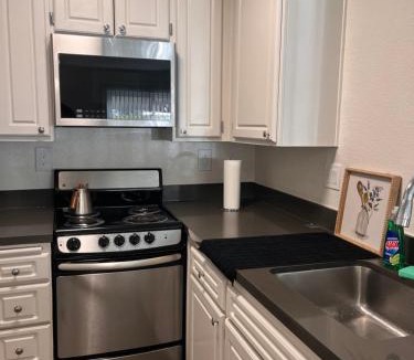 Hollywood Hills Apartment | Tim bookings