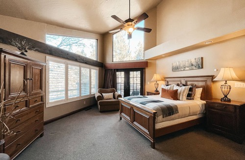 Flagstaff Cabin | Timberloft Luxury Lodge, HOT TUB , GOLF COURSE views, secluded & private