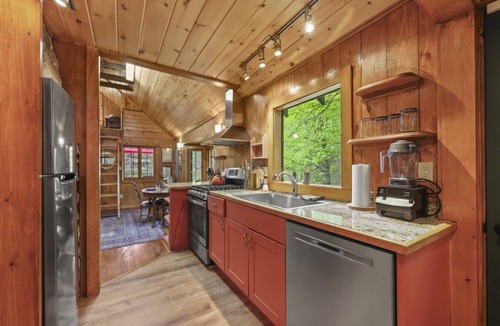 Lenox Cabin | Timpani Corners | Private Pond AC