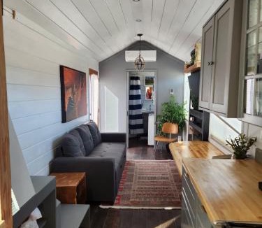 Apple Valley House | Tiny Home Lodge near Zion and Bryce National Parks Hot Tub