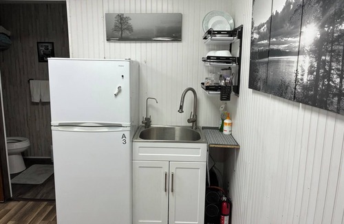 Milton Cottage | Tiny Home on 3 park like acres in New Iberia, LA