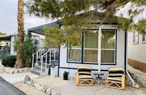 Desert Hot Springs House | Tiny Home with Enchanting Mountain Views