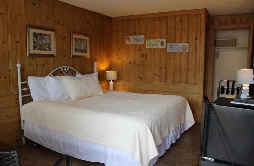 Falmouth Hotel | Town & Beach Motel