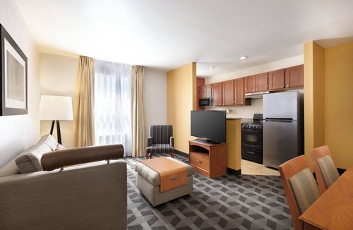 Gaithersburg Hotel | TownePlace Suites by Marriott Gaithersburg
