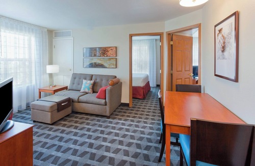 St. Louis Park Hotel | TownePlace Suites by Marriott -Minneapolis West/StLouis Park