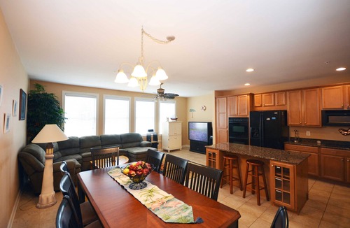 Sunset Island House | Townhouse at the Sunset Island luxury 5 Bd , free WiFi with in gated community.