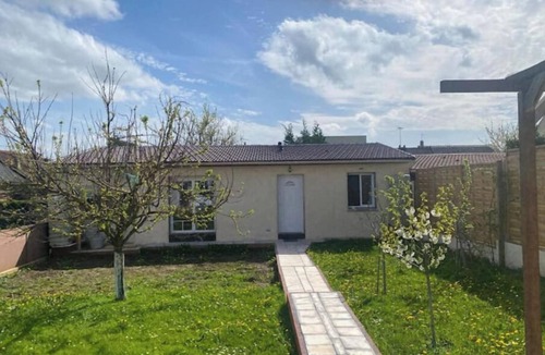Louvres Apartment | Très Belle Maison Neuve F2 Avec Grand Jardin