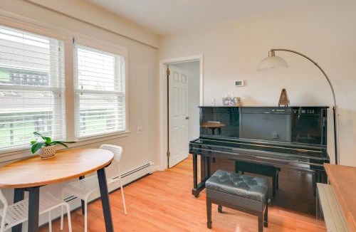 Winchester Apartment | Train to Boston! Cozy Apartment in Winchester