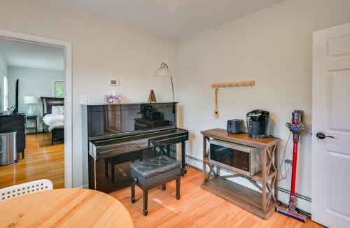 Winchester Apartment | Train to Boston! Cozy Apartment in Winchester