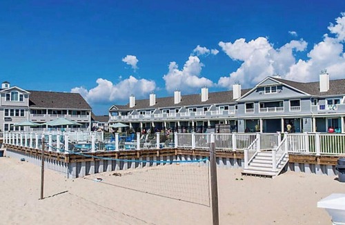 Dennis Port Resort | Tranquil 2-bedroom resort charming Dennis MA, Oceanfront & private beach access