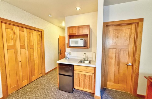Lutsen Condo | Tranquil Hillside Lower 3BR Condo in Lutsen