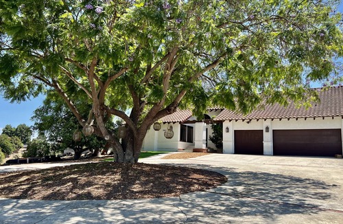 Somis Villa | Tranquil Luxury Villa - Pool, Spa, Pickleball Court & Avocado Farm