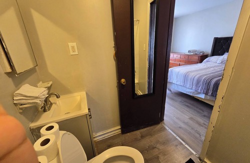 Camden Apartment | Tranquil Studio apartment with AC in charming Camden near Philadelphia