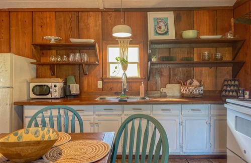 Talisheek Cabin | Treehouse Riverfront Retreat! Unplug & Reconnect