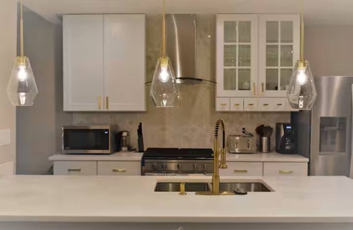 Anacostia House | Trendy Home +Private Parking+ 5 min walk to Metro