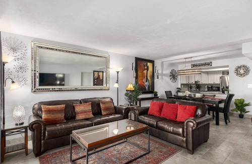 Desert Shores Condo | TRENDY Lakefront + 3 KING beds + HEATED pool