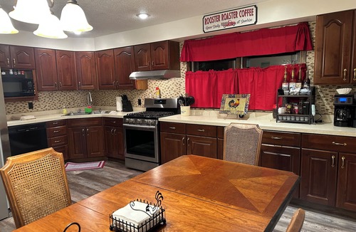 Brainerd House | Treska's Trails & Lakes Charming 3-bedroom farmhouse with WiFi & AC in Brainerd