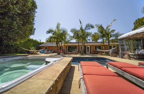 Santa Barbara House | Tropical Villa. Pool & Hot Tub. 5 Minutes to Beach or Downtown!