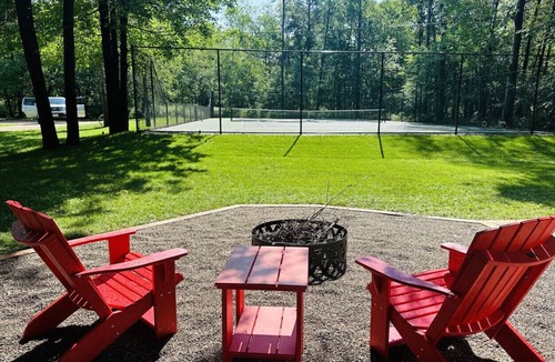 Nisswa Cabin | True North Little Cabin has an Outdoor Sauna and Tennis Court in Nisswa, MN, near Brainerd. Sleeps 2-4 pp.