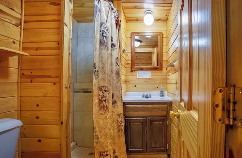 Buffalo City Cabin | Turtle Cabin #5 Near Mississippi River