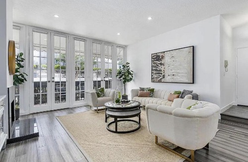 Beverly Hills Apartment | Two Bedroom Apartment with Modern Comforts